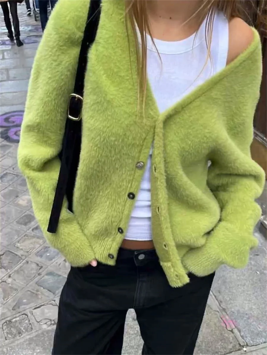 Women's Solid Color Knit Cardigan V-Neck Ribbed Long Sleeve Button-front Closure Plush Sweaters
Women's Solid Color Knit Cardigan V-Neck Ribbed Long Sleeve Button-front Closure Plush Sweaters