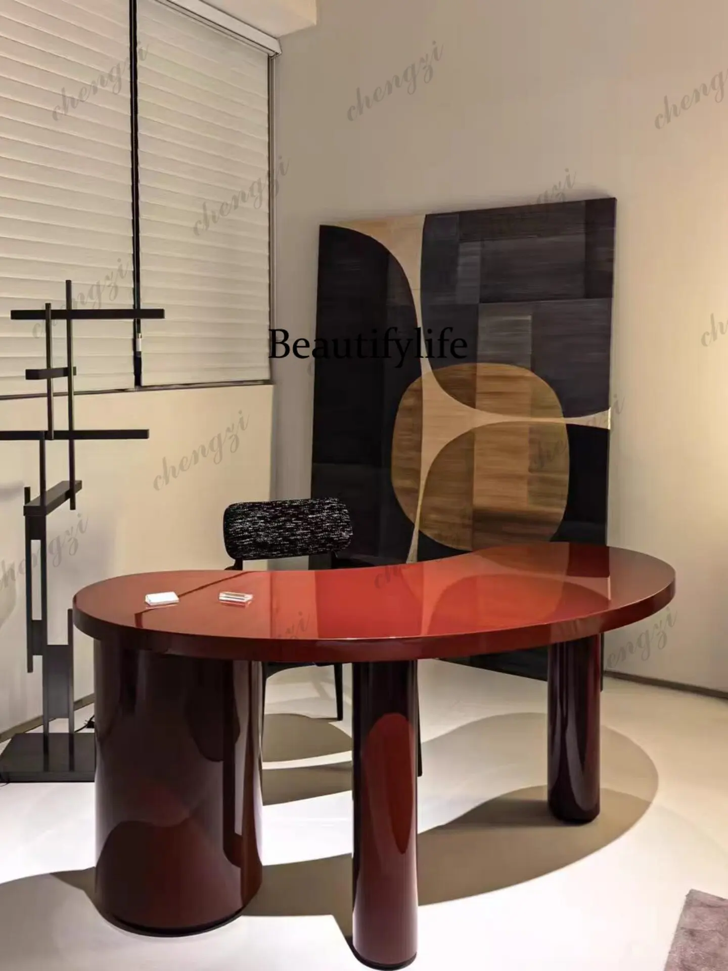 Italian light luxury creative arc office, computer desk modern and simple, high-end solid wood desk
Italian light luxury creative arc office, computer desk modern and simple, high-end solid wood desk