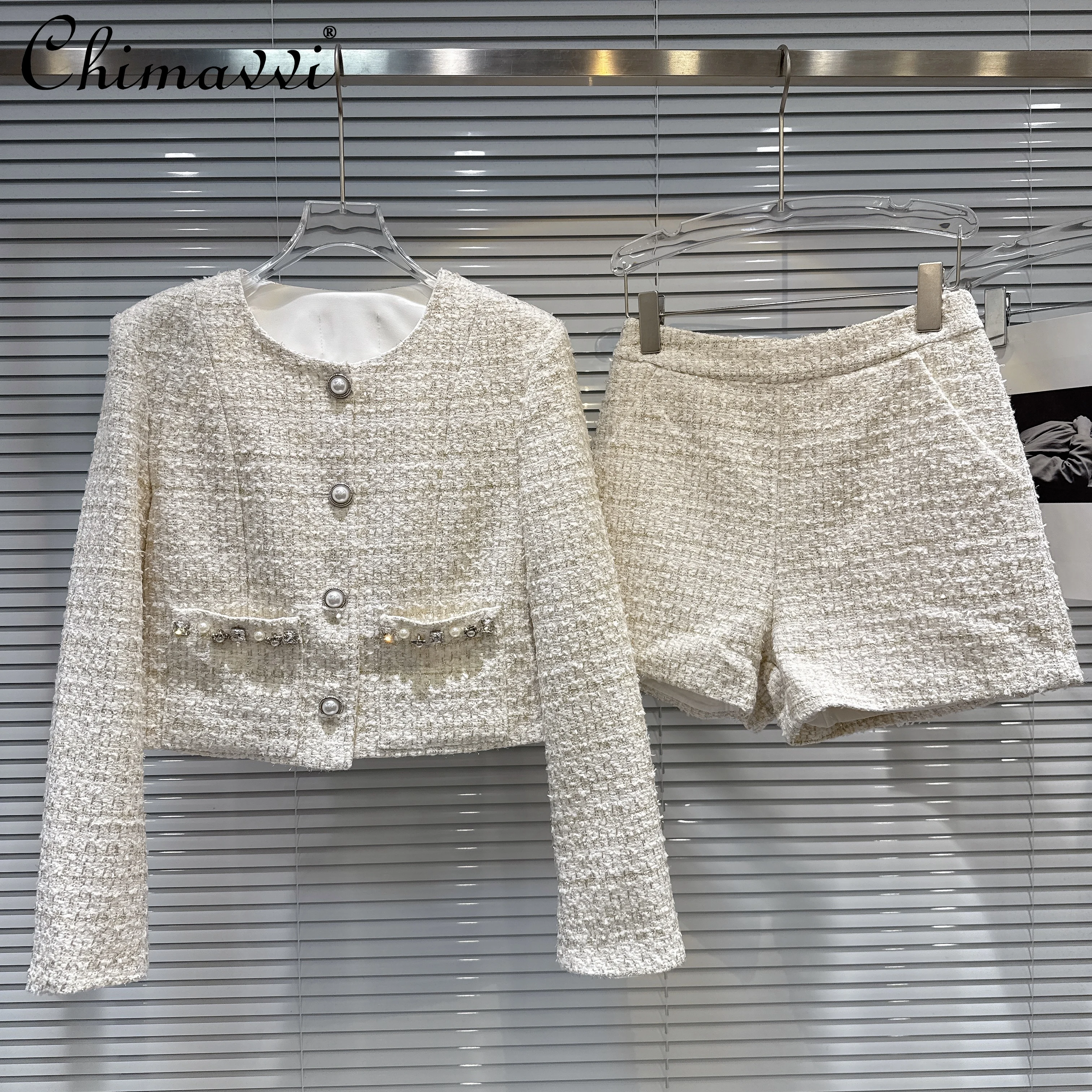 French Elegant Temperament Socialite Tweed Pearl Button Short Jacket Tops High Waist Slim Shorts Two-Piece Sets for Women Autumn
French Elegant Temperament Socialite Tweed Pearl Button Short Jacket Tops High Waist Slim Shorts Two-Piece Sets for Women Autumn