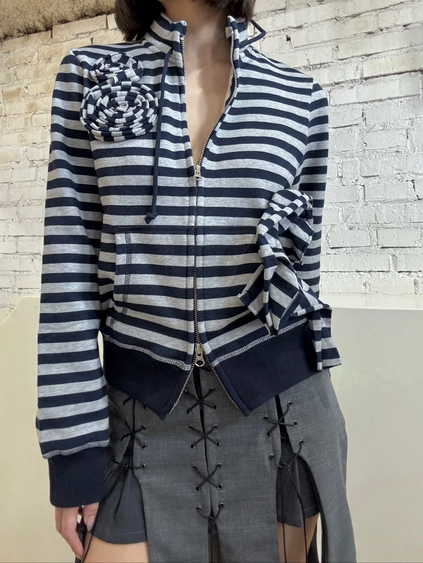 Open Early Spring New Product South Oil Rose Flower Patterned Color Blo Double Zipper Sweatirt ort Jaet for Women
Open Early Spring New Product South Oil Rose Flower Patterned Color Blo Double Zipper Sweatirt ort Jaet for Women