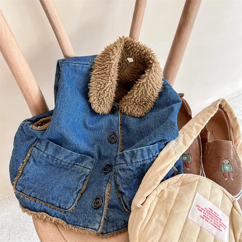 Trendy Winter Kids Baby Denim Warm Waistcoat Boys and Girls Fleece Lining Thicken Vest Childrens Lapel Sleeveless Coat
Trendy Winter Kids Baby Denim Warm Waistcoat Boys and Girls Fleece Lining Thicken Vest Childrens Lapel Sleeveless Coat