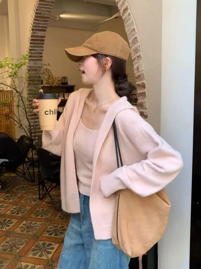 Розовый вязаный открытый кардиган, женская верхняя одежда ранней осени, дизайнерское верхнее пальто Sensation Maturi, мягкий комплект из двух предметов
Розовый вязаный открытый кардиган, женская верхняя одежда ранней осени, дизайнерское верхнее пальто Sensation Maturi, мягкий комплект из двух предметов