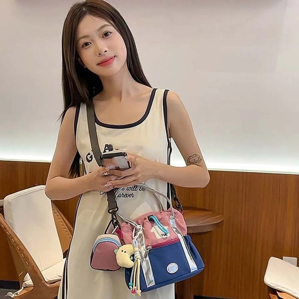 Портативная сумка через плечо для альпинизма, быстросохнущая нейлоновая сумка с вышивкой, контрастного цвета, большая вместимость
Портативная сумка через плечо для альпинизма, быстросохнущая нейлоновая сумка с вышивкой, контрастного цвета, большая вместимость