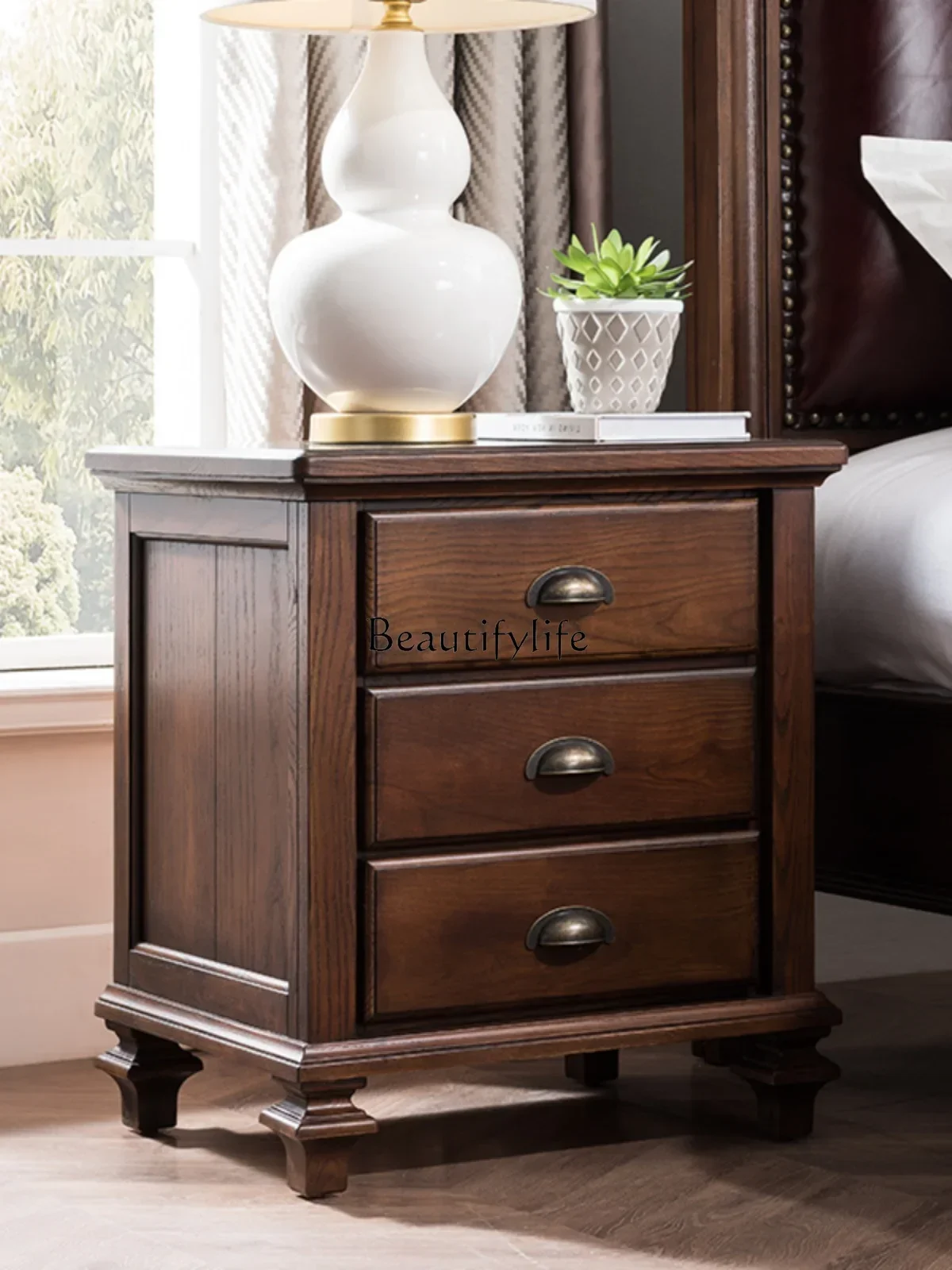 American country bedside table solid wood European retro bedroom bedside table light luxury storage
American country bedside table solid wood European retro bedroom bedside table light luxury storage