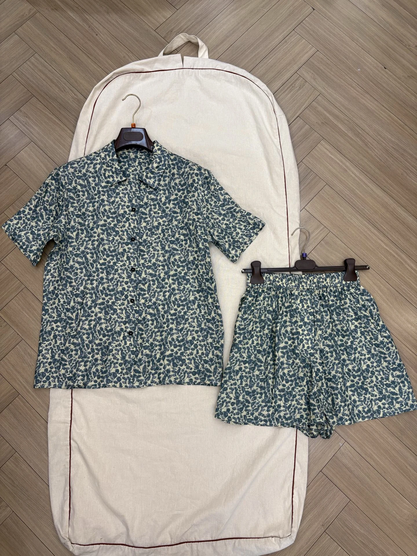 2026 New Summer Collection: High-Quality, Stylish Printed Linen Shirt & Shorts Set For Women
2026 New Summer Collection: High-Quality, Stylish Printed Linen Shirt & Shorts Set For Women