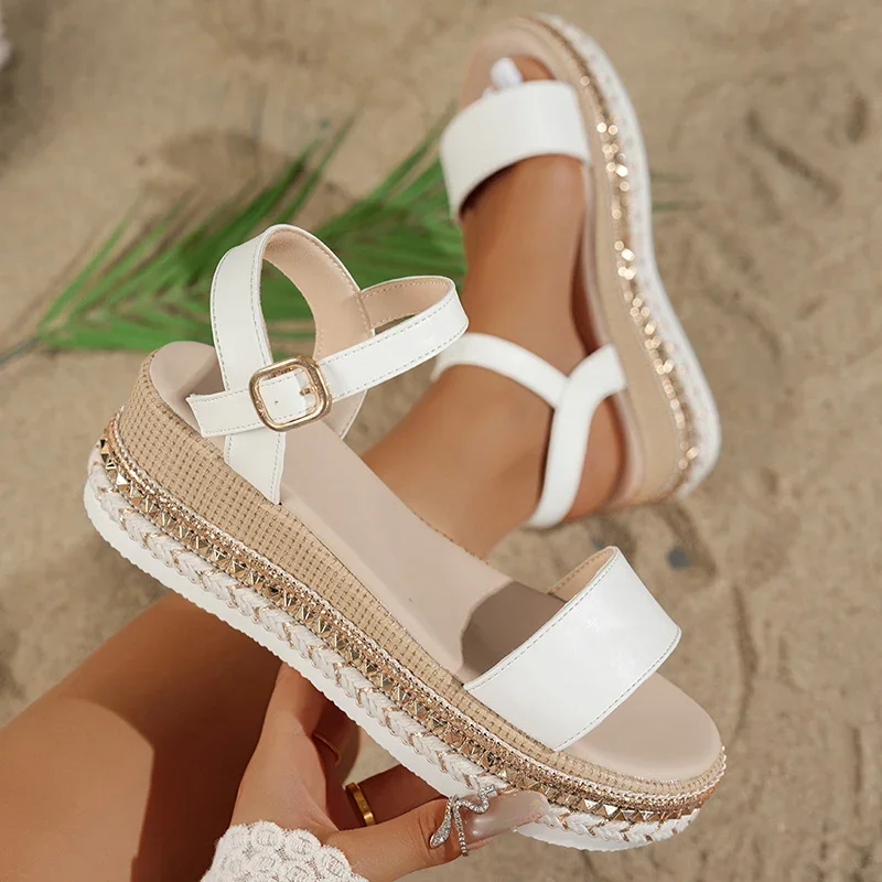 Women's Sandals Fashion Rivets Platform Sandals Women Plus Size 36-42 Thick Bottom Summer Sandles Woman Ankle Buckle Sandalias
Women's Sandals Fashion Rivets Platform Sandals Women Plus Size 36-42 Thick Bottom Summer Sandles Woman Ankle Buckle Sandalias
