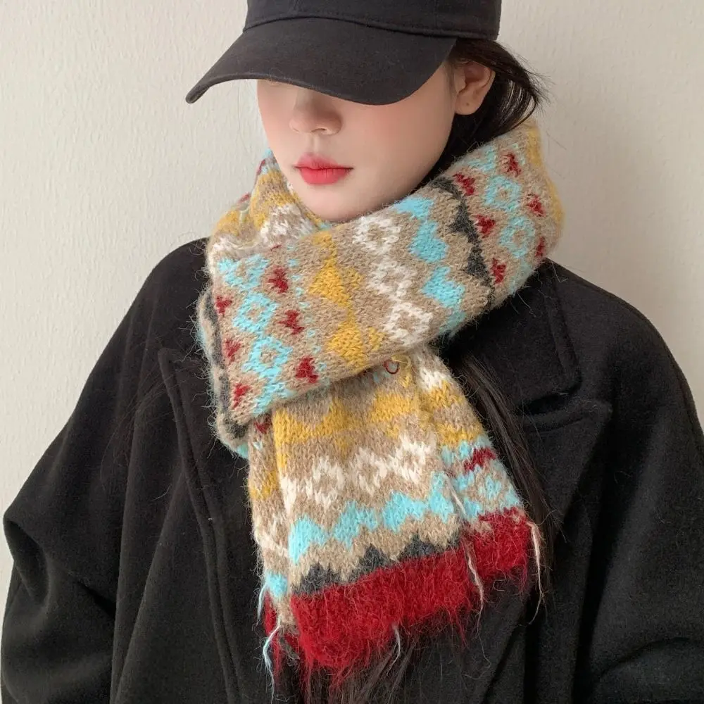 Retro Warm Jacquard Knitted Scarf Printed Wool Fair Isle Style Scarf Vintage Cold Protection Winter Wool Neckerchief Winter
Retro Warm Jacquard Knitted Scarf Printed Wool Fair Isle Style Scarf Vintage Cold Protection Winter Wool Neckerchief Winter
