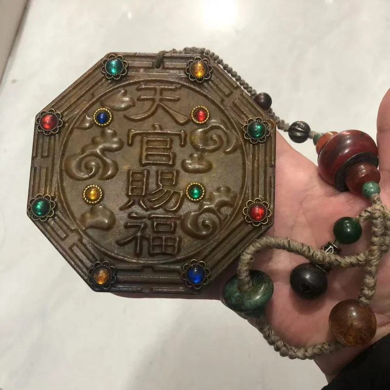 Antique-style Xiu jade copper mirror with auspicious cloud inlay and multiple beads, featuring Heaven Official's Blessing
Antique-style Xiu jade copper mirror with auspicious cloud inlay and multiple beads, featuring Heaven Official's Blessing