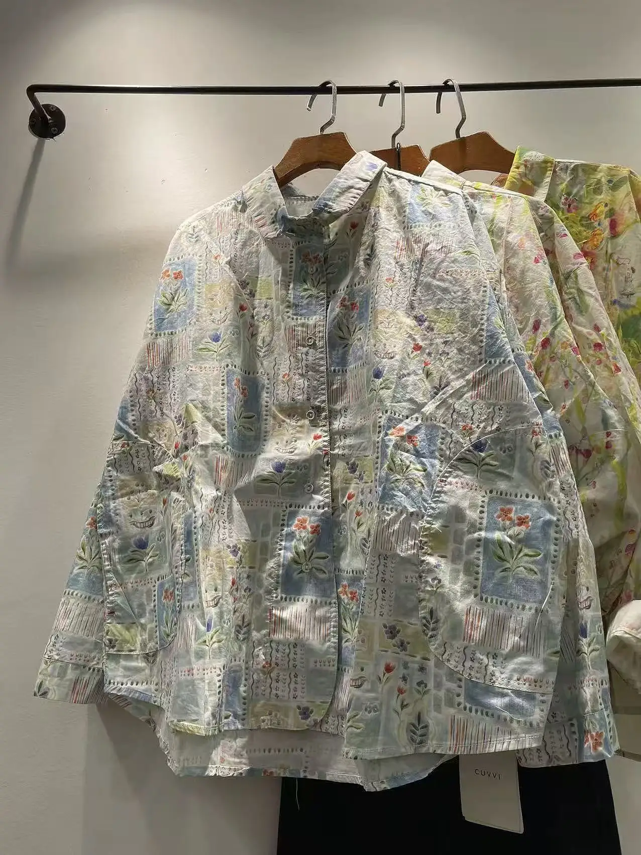 Размер по груди 124 см, оригинальный дизайн, рубашки оверсайз из чистого хлопка для женщин, японская мода, синие рубашки с мультяшным принтом, блузки с длинными рукавами
Размер по груди 124 см, оригинальный дизайн, рубашки оверсайз из чистого хлопка для женщин, японская мода, синие рубашки с мультяшным принтом, блузки с длинными рукавами