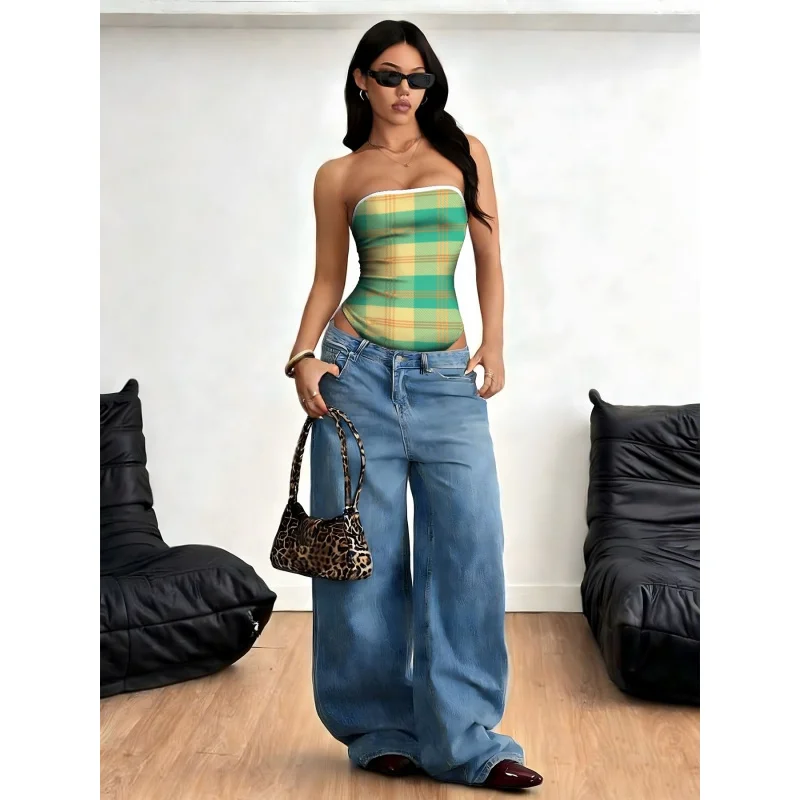 Trendy Strapless Plaid Tube Top - a Modern Bodysuit for Women Made from Breathable, Perfect for Summer And Casual Outings
Trendy Strapless Plaid Tube Top - a Modern Bodysuit for Women Made from Breathable, Perfect for Summer And Casual Outings