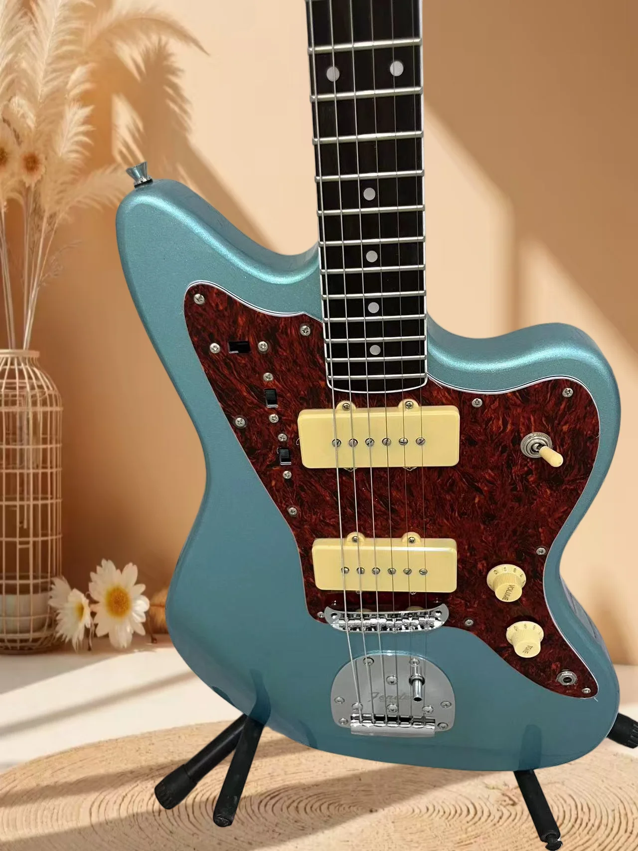 Lake Blue Electric Guitar Dual P90 Pickups Floating Tremolo Bridge Mahogany Body Free Shipping
Lake Blue Electric Guitar Dual P90 Pickups Floating Tremolo Bridge Mahogany Body Free Shipping