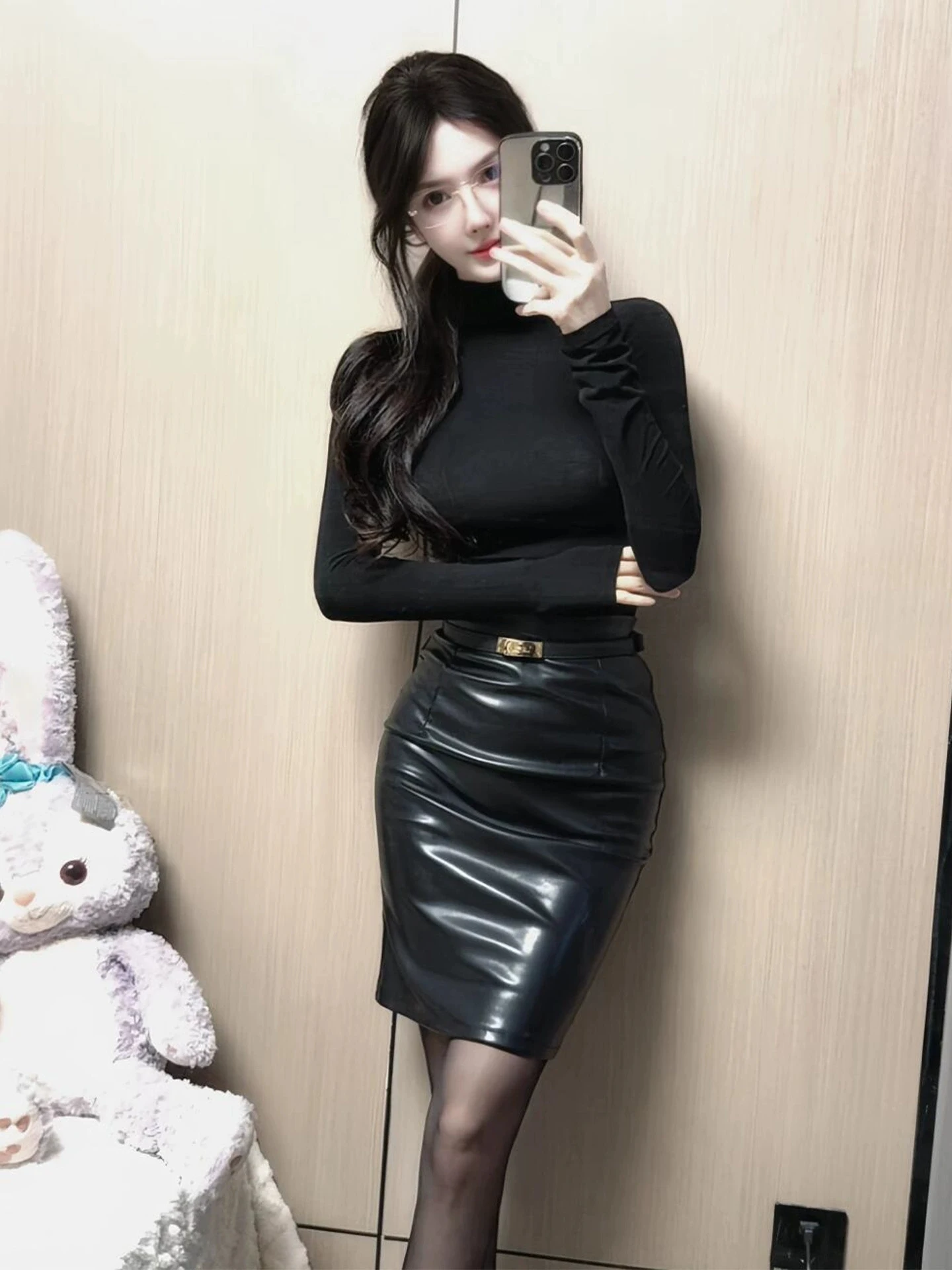 2025 New Light Maturity Style Set High-End Leather Skirt Elegant Women's Wrap Skirt Black Slimming Base Shirt Two-Piece Suit
2025 New Light Maturity Style Set High-End Leather Skirt Elegant Women's Wrap Skirt Black Slimming Base Shirt Two-Piece Suit