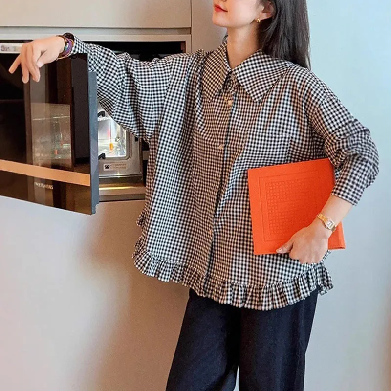 Women Vintage Plaid Shirts Spring Summer Fashion Streetwear Female Loose Single-breasted Tops Casual Lapel Long Sleeve Blouse
Women Vintage Plaid Shirts Spring Summer Fashion Streetwear Female Loose Single-breasted Tops Casual Lapel Long Sleeve Blouse