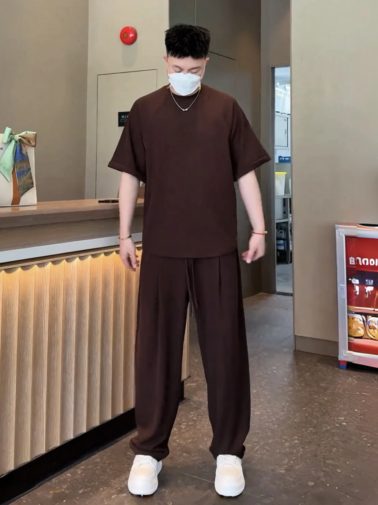 Summer New Men's Casual Sportswear Set round Neck Short Sleeve Long Pants Two-Piece Suit Comfortable Cool Feeling Polyester C...
Summer New Men's Casual Sportswear Set round Neck Short Sleeve Long Pants Two-Piece Suit Comfortable Cool Feeling Polyester C...