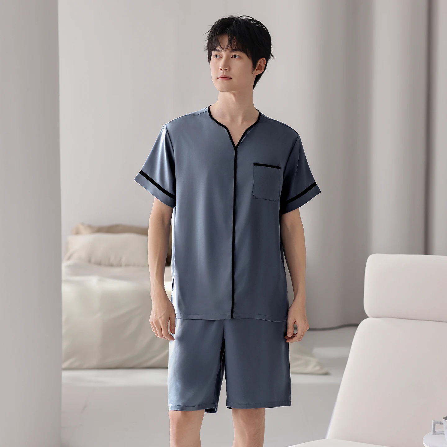 Big Yards 4XL Summer V-Neck Pajama Sets Man Silk Imitation Satin Short Sleeve Tops And Shorts Sleep Wear Pijamas Pyjamas Hombre
Big Yards 4XL Summer V-Neck Pajama Sets Man Silk Imitation Satin Short Sleeve Tops And Shorts Sleep Wear Pijamas Pyjamas Hombre