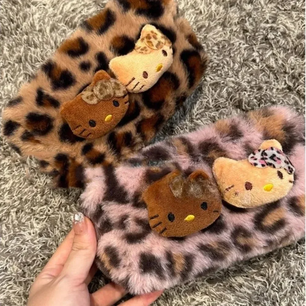 Hello Kitty Wallet Cute Leopard Pattern Plush Storage Bag Anime Large Capacity Travel Portable Makeup Storage Bag
Hello Kitty Wallet Cute Leopard Pattern Plush Storage Bag Anime Large Capacity Travel Portable Makeup Storage Bag