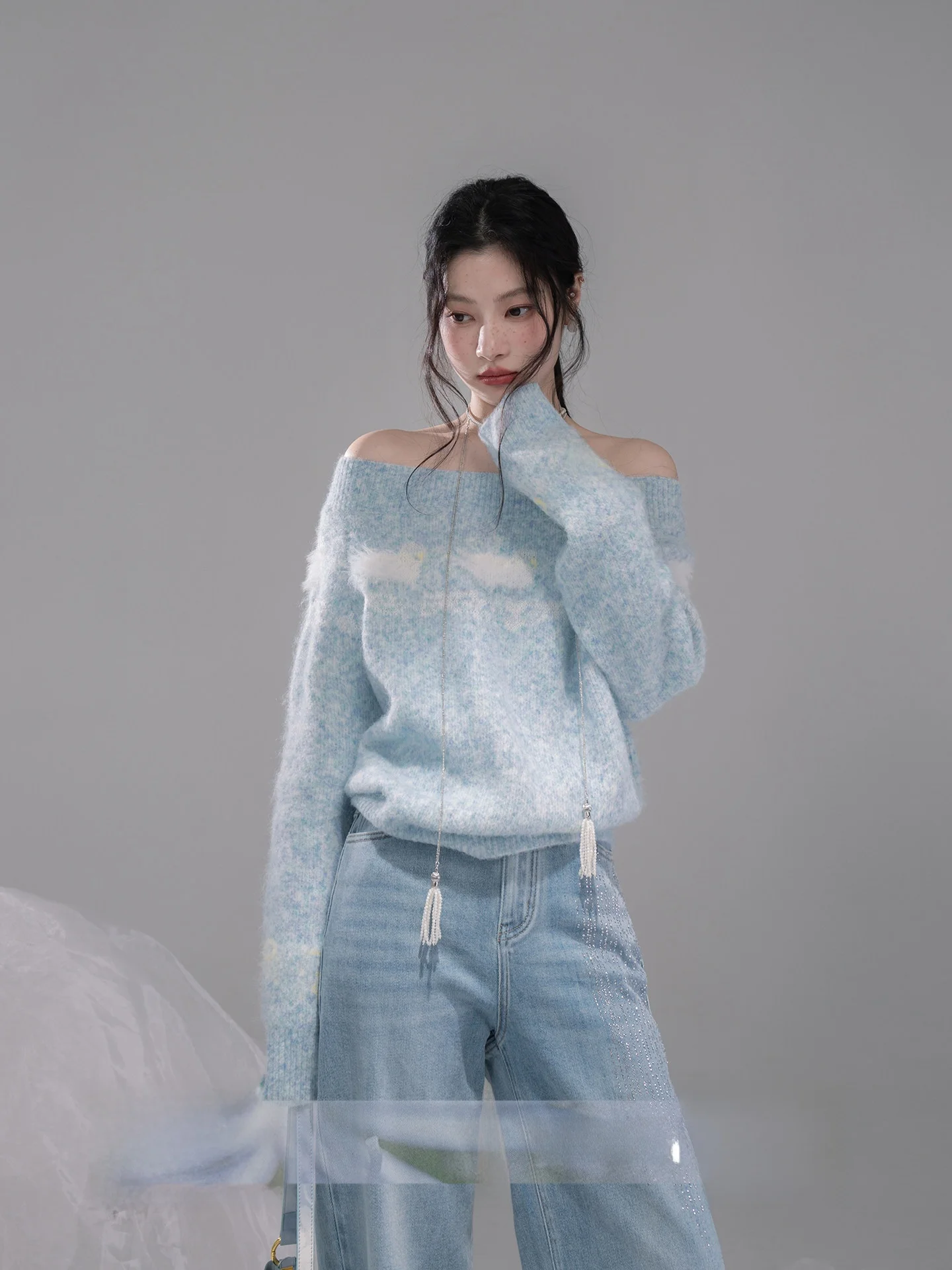 COTRE2026 Early Spring Soft Cloud-like Shoulder Bared Knitted Sweater Wool Blend Sweet Style Casual Wear for Women
COTRE2026 Early Spring Soft Cloud-like Shoulder Bared Knitted Sweater Wool Blend Sweet Style Casual Wear for Women