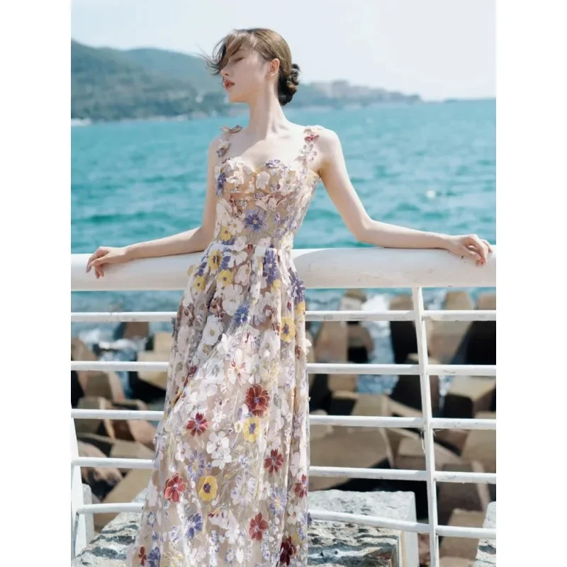New Women's Light Luxury Niche French Flower Temperament Wearing Dress Fashionable European and American Dress Dress
New Women's Light Luxury Niche French Flower Temperament Wearing Dress Fashionable European and American Dress Dress