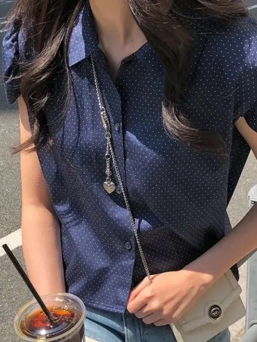 Korean Style Women's Shirt Summer Fashion Sweet Youthful Polka Dot Bubble Sleeve Single Button down Collar round Neck Top
Korean Style Women's Shirt Summer Fashion Sweet Youthful Polka Dot Bubble Sleeve Single Button down Collar round Neck Top