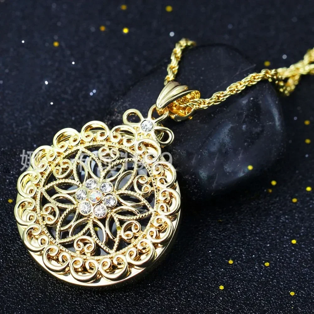2.25X Decorative Gold Magnifying Glass Pendant Necklace Magnifier Fashion Solder Clamp Loupe Helping Hand Soldering Necklaces
2.25X Decorative Gold Magnifying Glass Pendant Necklace Magnifier Fashion Solder Clamp Loupe Helping Hand Soldering Necklaces
