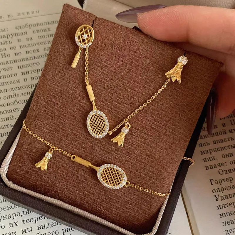 Light luxury inlay diamonds badminton racket necklaces earrings for women bracelet elegant classic charms party jewelry sets
Light luxury inlay diamonds badminton racket necklaces earrings for women bracelet elegant classic charms party jewelry sets