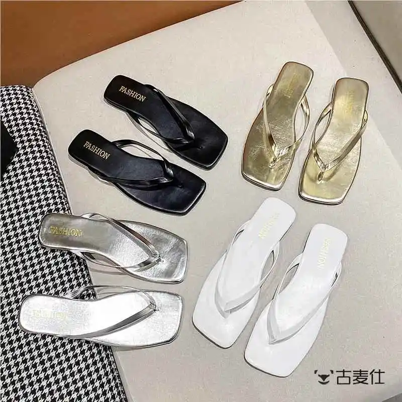 Versatile Summer 2026 Women's Flat Bottom Sandals Fashionable Square Head Casual Beachwear Thong Slippers Rubber Outsole PU U...
Versatile Summer 2026 Women's Flat Bottom Sandals Fashionable Square Head Casual Beachwear Thong Slippers Rubber Outsole PU U...