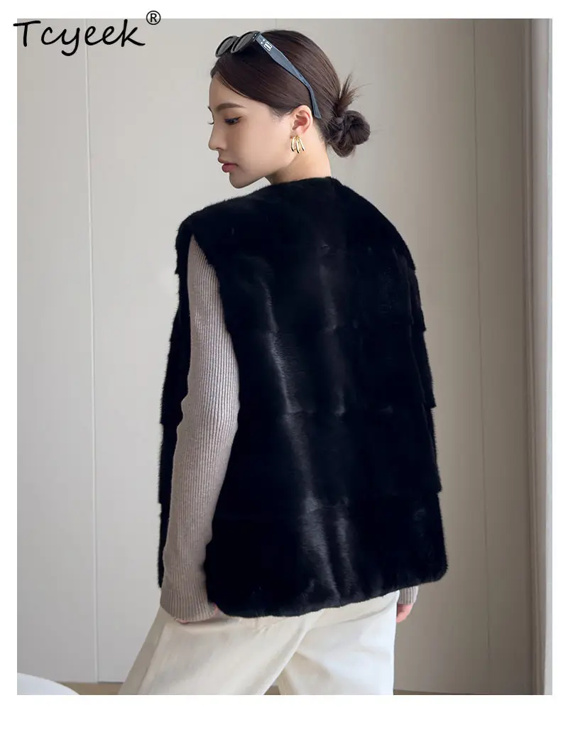 Tcyeek Natural Whole Mink Fur Vest Winter Jacket for Women Clothing 2026 Warm Luxury Lady Real Fur Coat Fashion Casaco Feminino
Tcyeek Natural Whole Mink Fur Vest Winter Jacket for Women Clothing 2026 Warm Luxury Lady Real Fur Coat Fashion Casaco Feminino