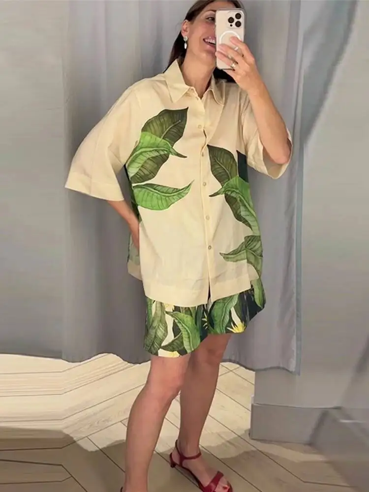Casual Print Women's Shorts Sets Single Breasted Short Sleeve Shirt Wide Leg Mini Pant Suits 2025 Summer Vacation Beach Lady Set
Casual Print Women's Shorts Sets Single Breasted Short Sleeve Shirt Wide Leg Mini Pant Suits 2025 Summer Vacation Beach Lady Set