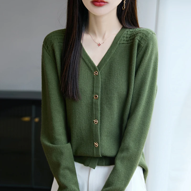 Autumn and Winter Cashmere cardigan Women Knitted Jacket New Casual Fashion Classic V-Neck Single-Breasted Sweater Coat Tops
Autumn and Winter Cashmere cardigan Women Knitted Jacket New Casual Fashion Classic V-Neck Single-Breasted Sweater Coat Tops