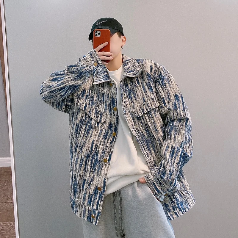 Мужская джинсовая куртка свободного кроя сине-белая с эффектом потертости, весна-осень, модная, в стиле хип-хоп, брендовая верхняя одежда, с длинными рукавами, молодежная, стильная
Мужская джинсовая куртка свободного кроя сине-белая с эффектом потертости, весна-осень, модная, в стиле хип-хоп, брендовая верхняя одежда, с длинными рукавами, молодежная, стильная