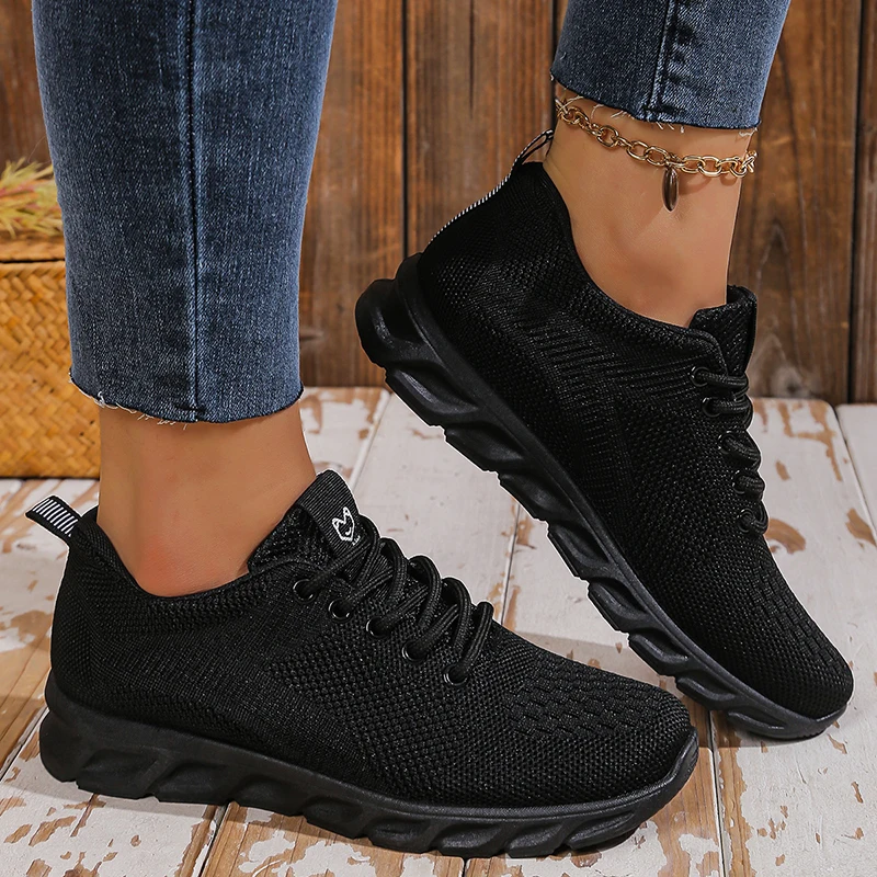 Легкая женская черная спортивная обувь для бега, удобные нескользящие повседневные кроссовки, женские прогулочные туфли на мягкой подошве с дышащей сеткой
Легкая женская черная спортивная обувь для бега, удобные нескользящие повседневные кроссовки, женские прогулочные туфли на мягкой подошве с дышащей сеткой