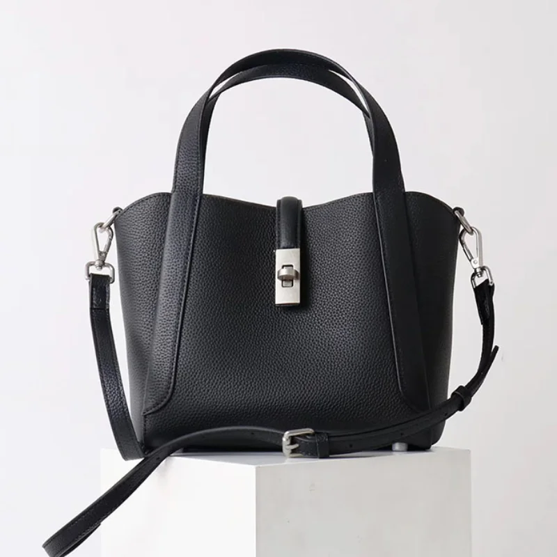 Роскошная кожаная сумка-тоут премиум-класса из воловьей кожи, универсальная сумка на плечо, портативная модная сумка в минималистском стиле с подходящим кошельком 
Роскошная кожаная сумка-тоут премиум-класса из воловьей кожи, универсальная сумка на плечо, портативная модная сумка в минималистском стиле с подходящим кошельком