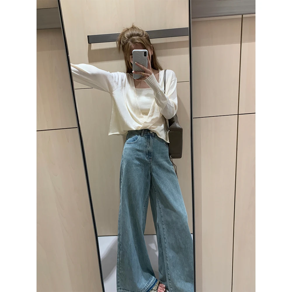 Джинсы-клеш с высокой талией для женщин, синие, облегающие, с широкими штанинами, осенне-зимние, новые, длинные, тонкие, стандартные
Джинсы-клеш с высокой талией для женщин, синие, облегающие, с широкими штанинами, осенне-зимние, новые, длинные, тонкие, стандартные