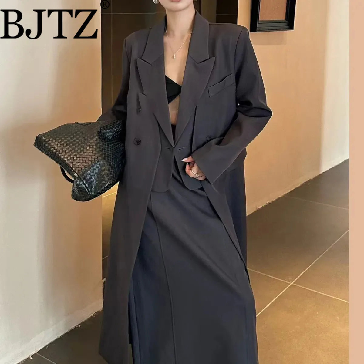 BJTZ 2025 Women's 2 Two Fake Coats Long Dress Blazer Vest Solid Color Pockets Elegant Minimalist Comfortable Casual Autumn
BJTZ 2025 Women's 2 Two Fake Coats Long Dress Blazer Vest Solid Color Pockets Elegant Minimalist Comfortable Casual Autumn