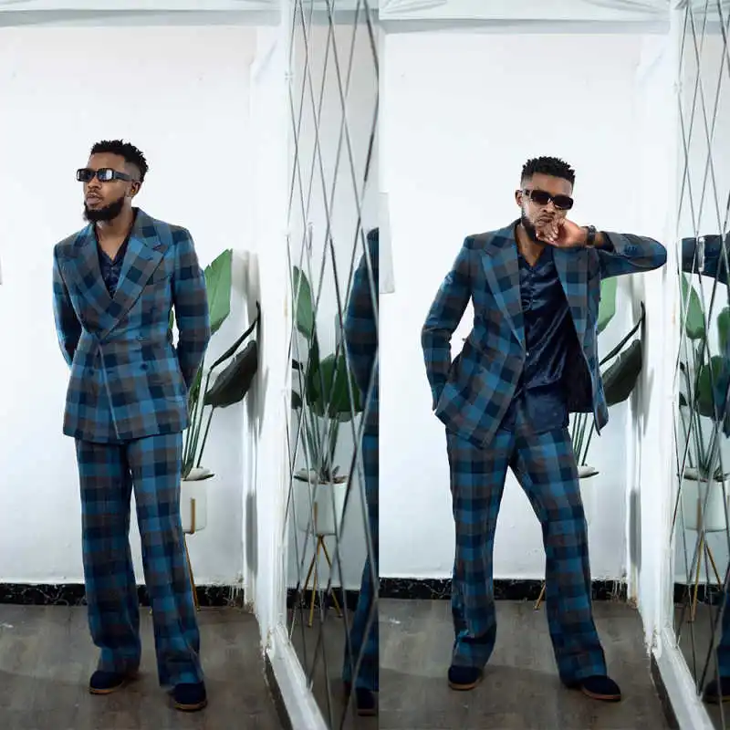 Vintage Check Wedding Tuxedos Notched Lapel Breasted Breasted Men Suit Handsome 2 Pcs Evening Prom Grooms Blazers Customized
Vintage Check Wedding Tuxedos Notched Lapel Breasted Breasted Men Suit Handsome 2 Pcs Evening Prom Grooms Blazers Customized