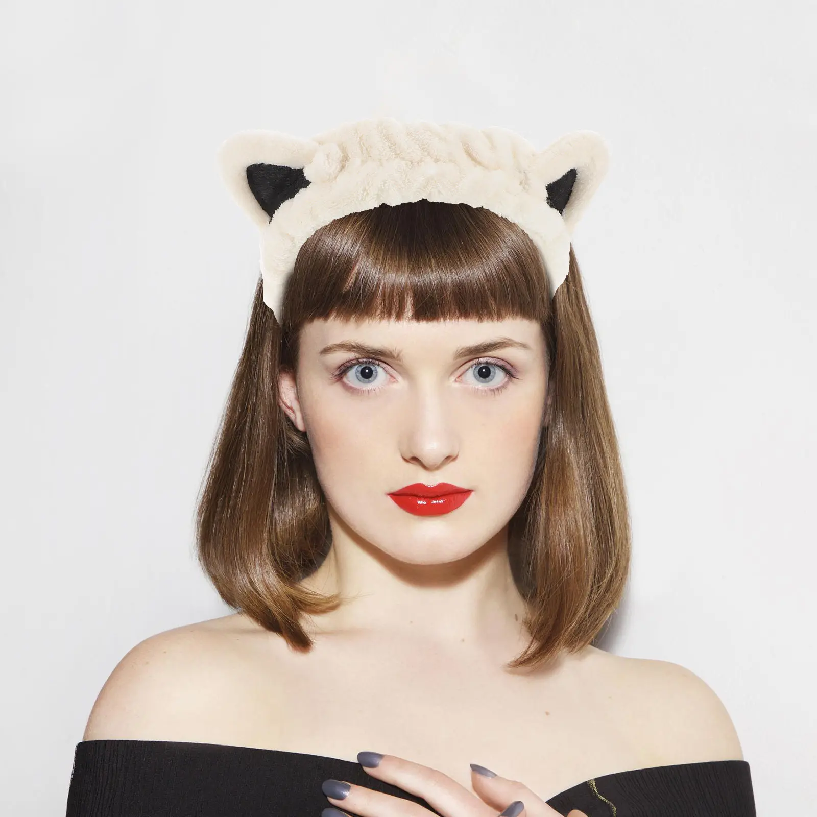 Набор из 3 милых повязок для волос с кошачьими ушками, мягкие эластичные повязки для умывания, спа-процедур, ухода за кожей, макияжа, аксессуары для лица в виде животных
Набор из 3 милых повязок для волос с кошачьими ушками, мягкие эластичные повязки для умывания, спа-процедур, ухода за кожей, макияжа, аксессуары для лица в виде животных