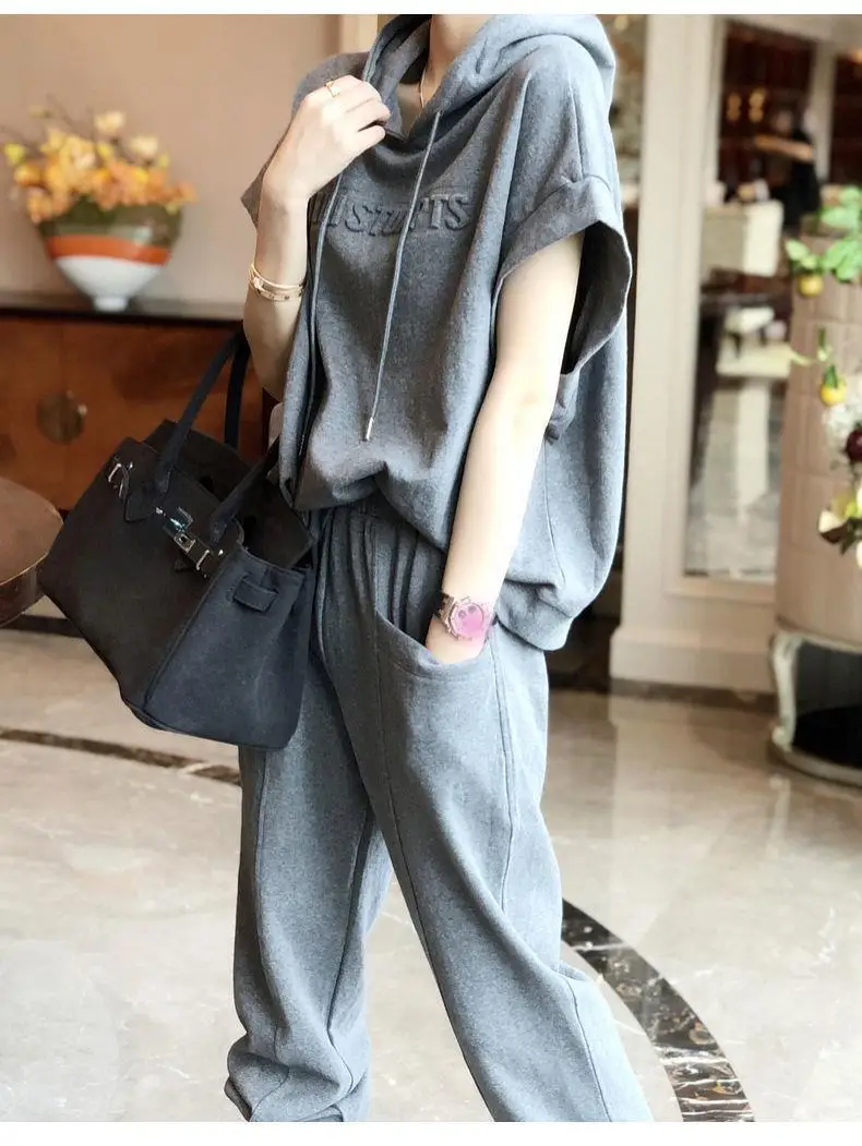 plus Size Casual Sportswear Set Women Summer Anti-Aging Sweatirt Running Clothes Two-Piece Set Big Size Faion Streetwear
plus Size Casual Sportswear Set Women Summer Anti-Aging Sweatirt Running Clothes Two-Piece Set Big Size Faion Streetwear