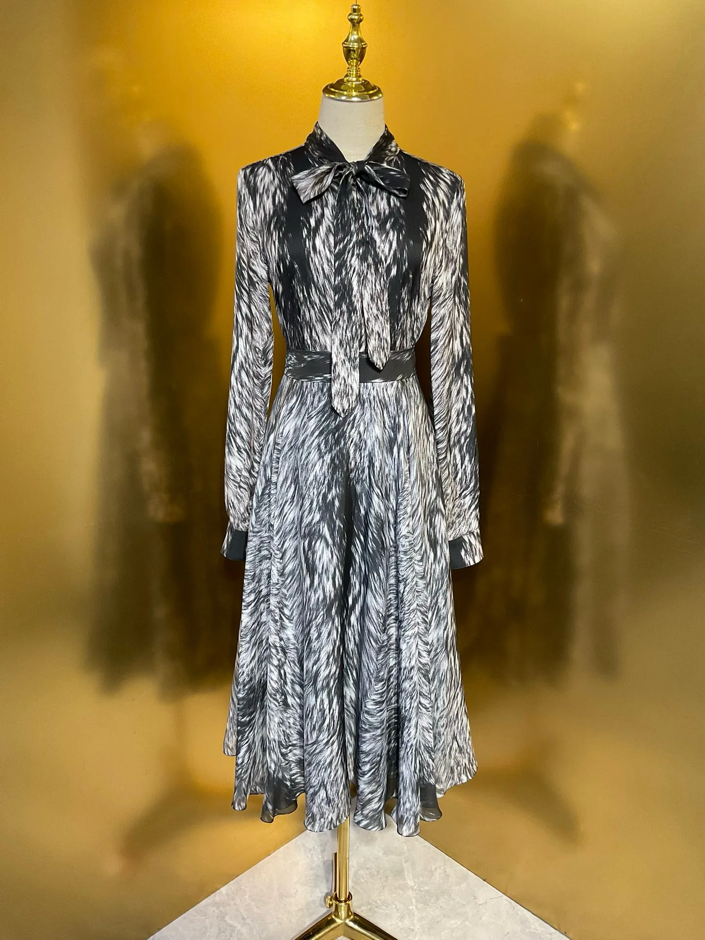 2025 Spring/Summer New Animal Hair Double Qiao Long Sleeve Ribbon Silk Shirt Sun Swing Half Skirt Women's Set Skirt
2025 Spring/Summer New Animal Hair Double Qiao Long Sleeve Ribbon Silk Shirt Sun Swing Half Skirt Women's Set Skirt