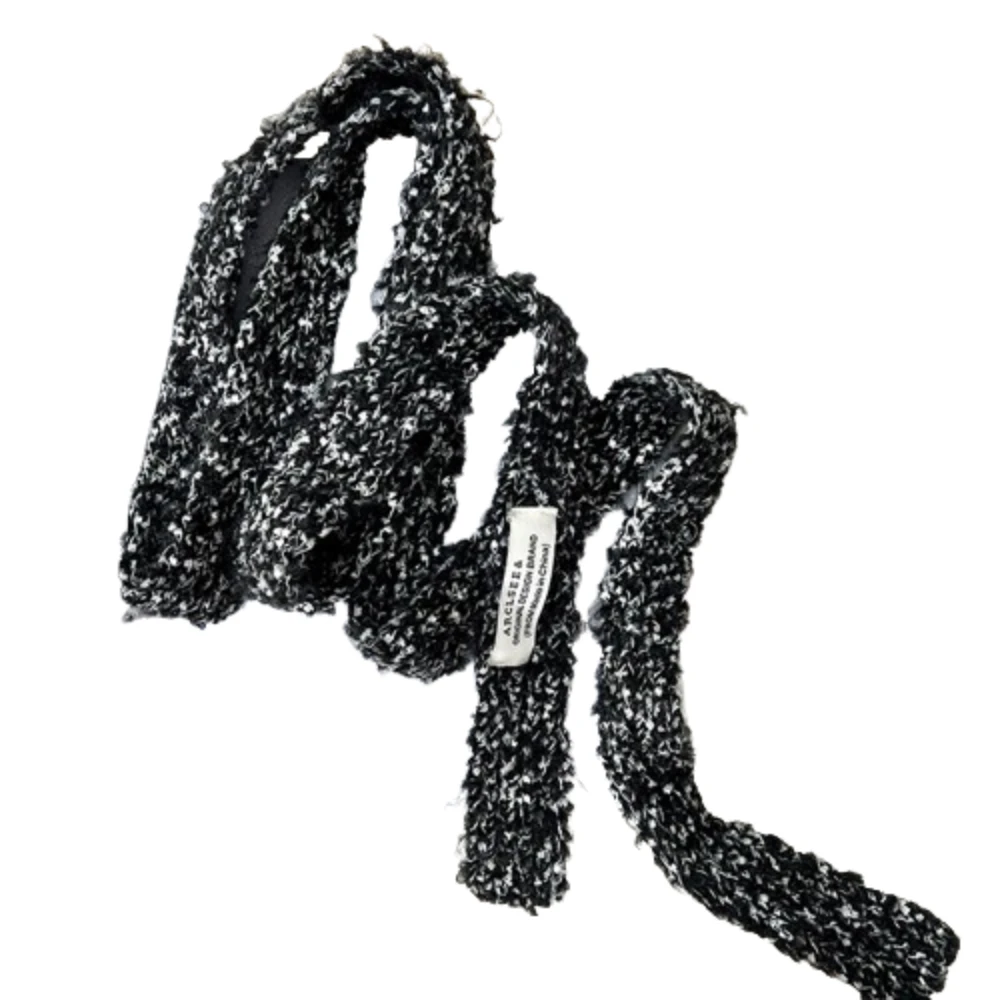 Sweet Harajuku Spicy Girl Scarf Y2K Warm Long Narrow Scarves Soft Neckerchief Plush Knitted Scarves Streetwear
Sweet Harajuku Spicy Girl Scarf Y2K Warm Long Narrow Scarves Soft Neckerchief Plush Knitted Scarves Streetwear