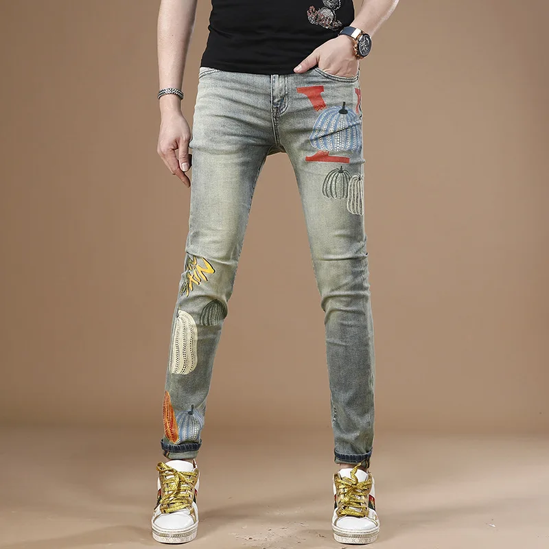 2025 New Light Luxury High end Trendy Brand Printed Jeans for Men's Summer, Thin, Elastic, Slimming, Small Foot Pants
2025 New Light Luxury High end Trendy Brand Printed Jeans for Men's Summer, Thin, Elastic, Slimming, Small Foot Pants