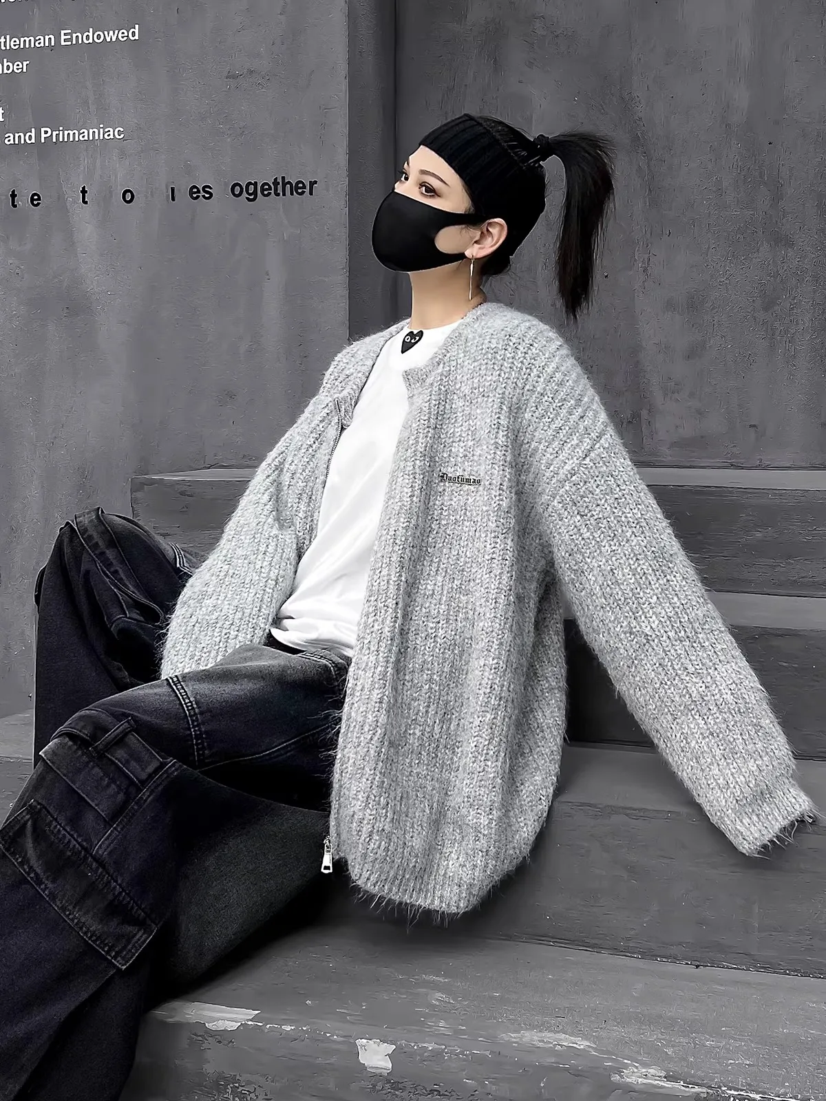 Модный вязаный кардиган M-Home для женщин: свободный крой, стильный свитер, весенний уличный стиль, однотонный, с длинными рукавами, на молнии
Модный вязаный кардиган M-Home для женщин: свободный крой, стильный свитер, весенний уличный стиль, однотонный, с длинными рукавами, на молнии