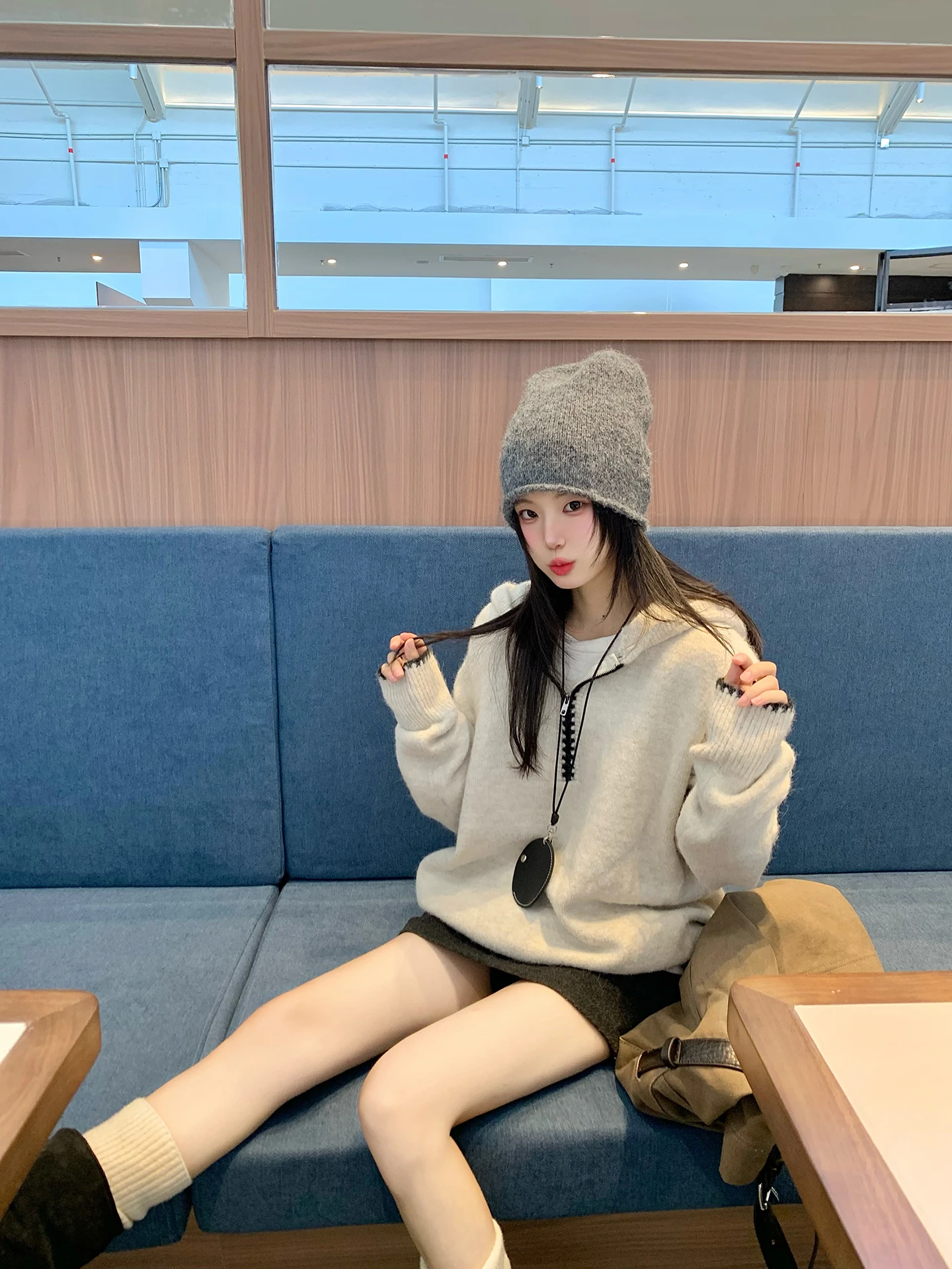 Женский свитер Laid-ba Sle с капюшоном, повседневный, с длинными рукавами, верхняя одежда для осени и зимы, модный, из смесовой ткани (полиэстер, шерсть, спандекс)
Женский свитер Laid-ba Sle с капюшоном, повседневный, с длинными рукавами, верхняя одежда для осени и зимы, модный, из смесовой ткани (полиэстер, шерсть, спандекс)