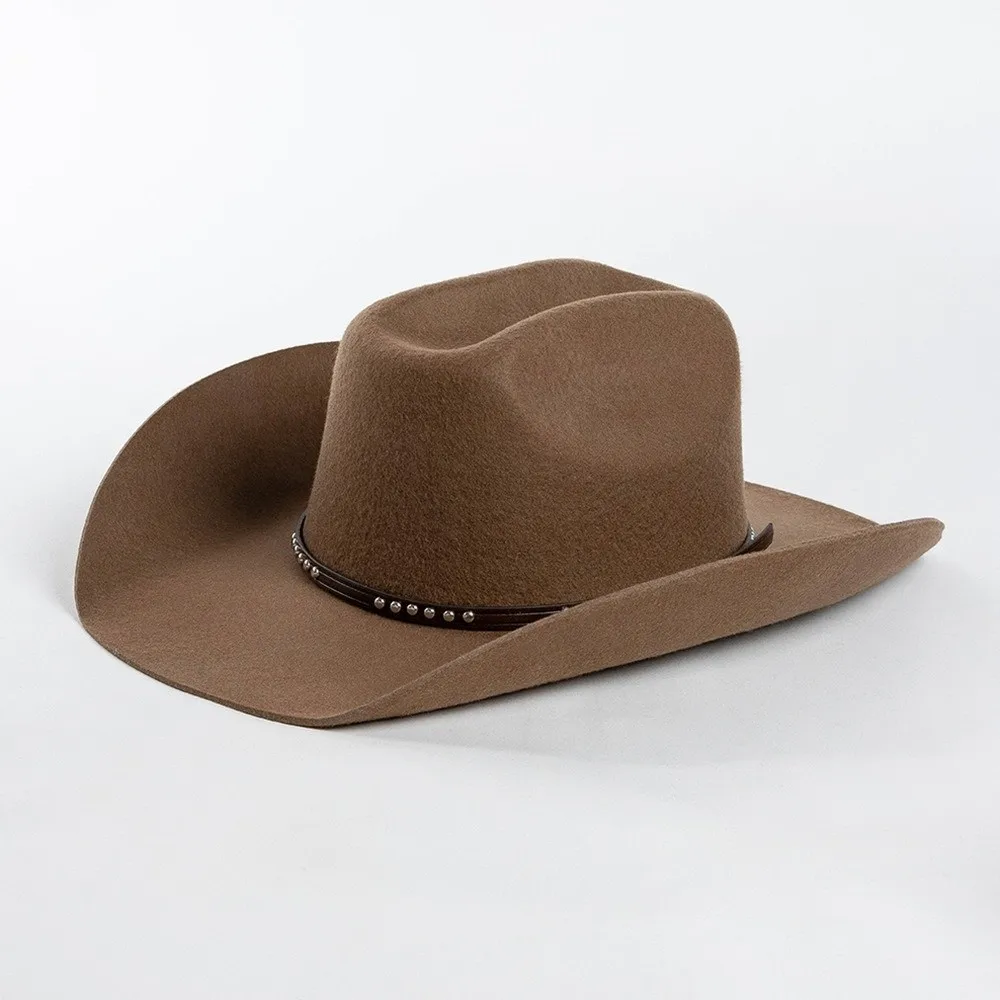 100% Wool Wool Cowboy Hat Wide Brim Concave Shape Wide Brim Fedora Hat Studded Leather Band Decorative Buckle Unisex Cowboy Hat
100% Wool Wool Cowboy Hat Wide Brim Concave Shape Wide Brim Fedora Hat Studded Leather Band Decorative Buckle Unisex Cowboy Hat