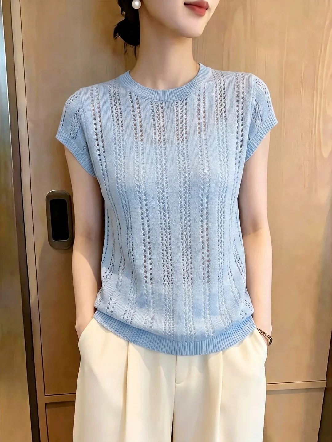 Ice Silk Knitted Hollow Design Soft Comfortable Pure Color Top for Women Casual Summer Fashion Korean Style Straight Cut
Ice Silk Knitted Hollow Design Soft Comfortable Pure Color Top for Women Casual Summer Fashion Korean Style Straight Cut