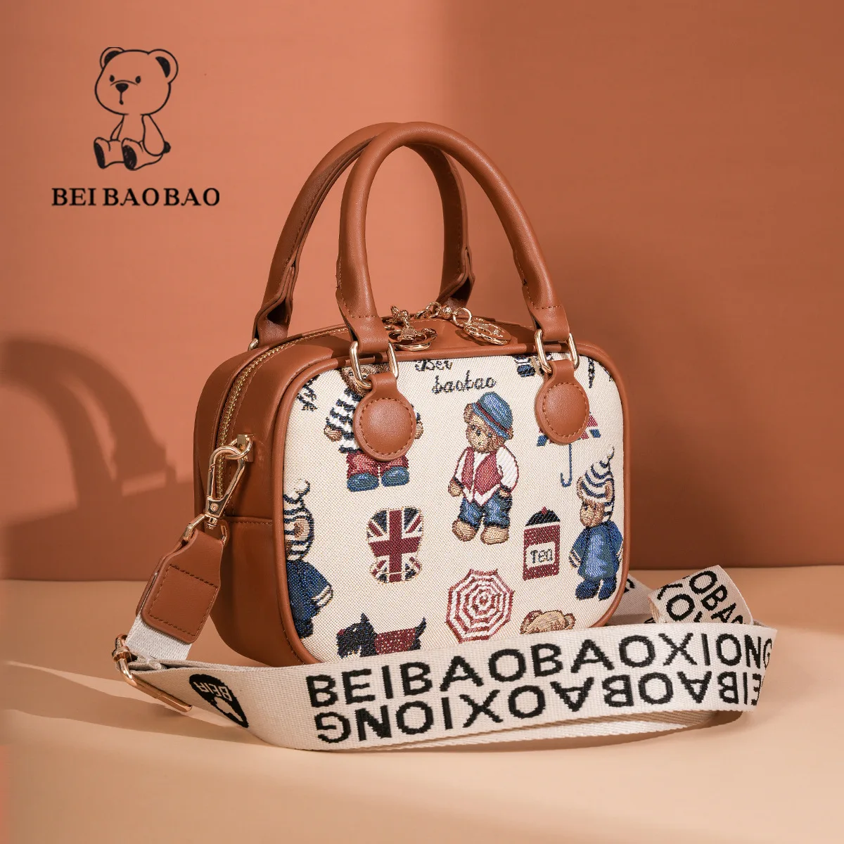 Beibaobao 2025 new fashionable wide shoulder strap handbag cartoon bear women's bag large capacity single shoulder crossbody bag
Beibaobao 2025 new fashionable wide shoulder strap handbag cartoon bear women's bag large capacity single shoulder crossbody bag
