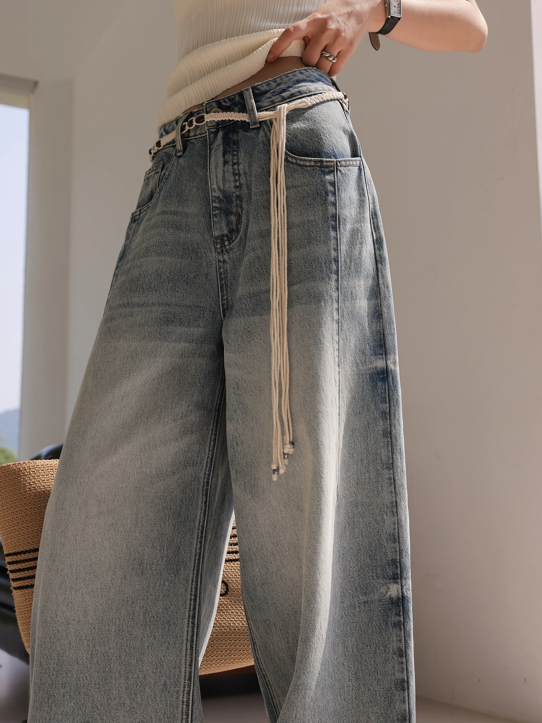 JWUNIQUE Синие ретро-джинсы с высокой талией, эластичные, широкие, свободного кроя, женские, осенне-зимние, новые, дышащие, удобные, из хлопкового денима
JWUNIQUE Синие ретро-джинсы с высокой талией, эластичные, широкие, свободного кроя, женские, осенне-зимние, новые, дышащие, удобные, из хлопкового денима