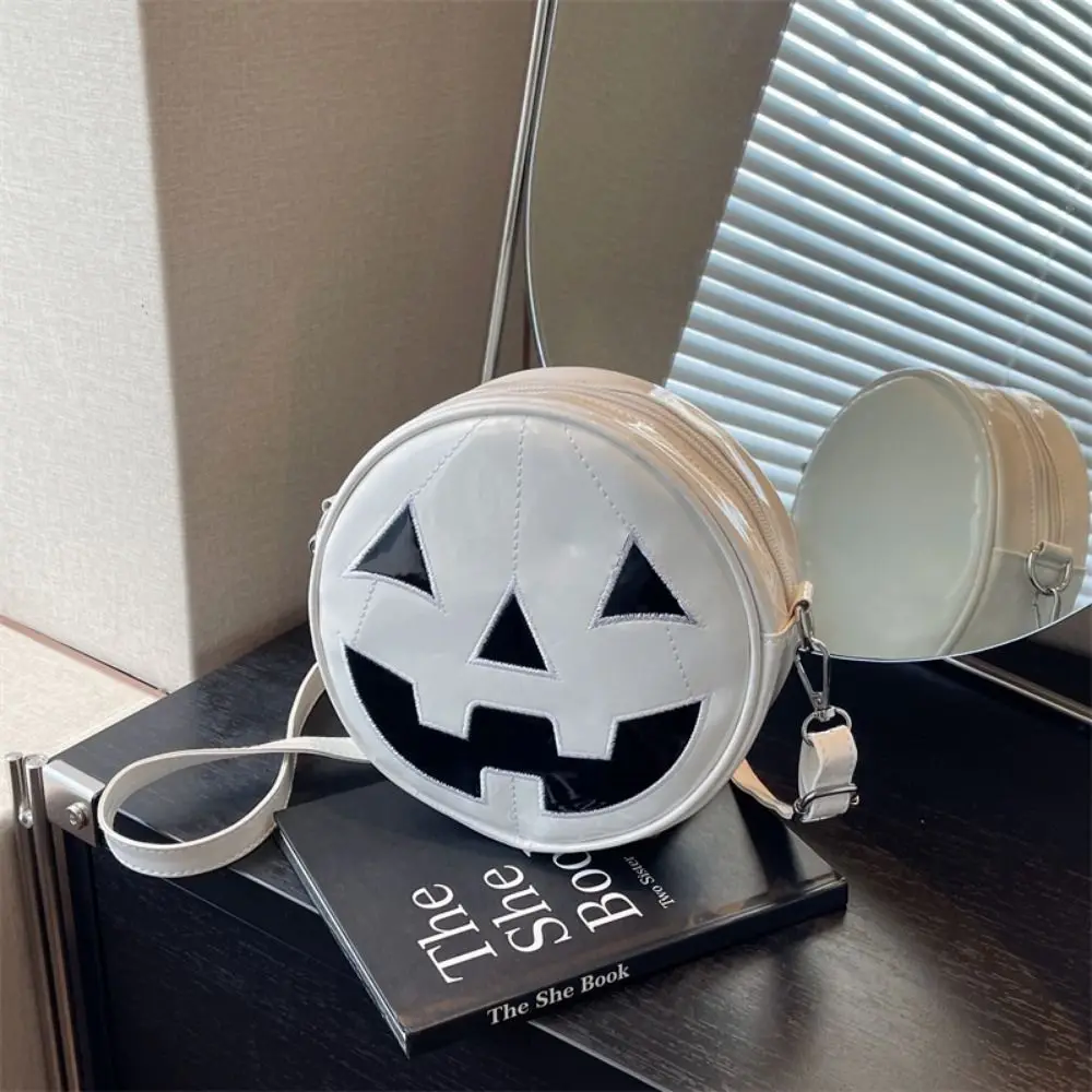Adjustable Strap Halloween Pumpkin Crossbody Bag Bat Wing Purse Round Halloween Pumpkin Shoulder Bag PU Leather Harajuku
Adjustable Strap Halloween Pumpkin Crossbody Bag Bat Wing Purse Round Halloween Pumpkin Shoulder Bag PU Leather Harajuku