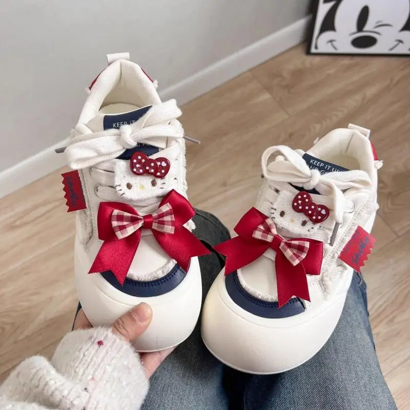 Новая модель 2025 года, милые кроссовки с героями мультфильмов «Hello Kitty» для девочек, красивая повседневная обувь, дышащая обувь для скейтбординга, модный милый подарок
Новая модель 2025 года, милые кроссовки с героями мультфильмов «Hello Kitty» для девочек, красивая повседневная обувь, дышащая обувь для скейтбординга, модный милый подарок