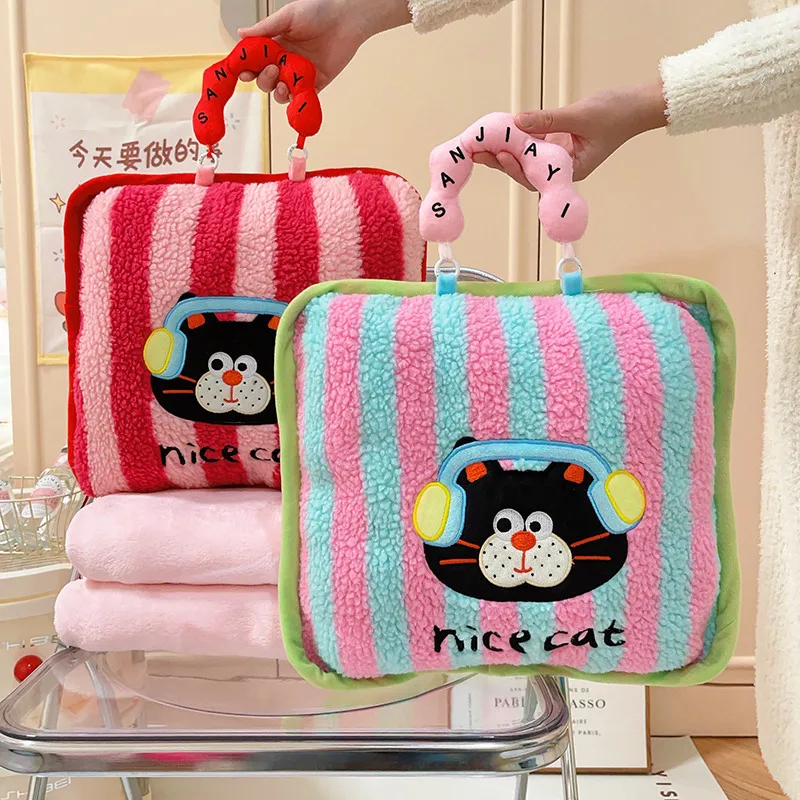 Hand Carry Stripes Nap Quilt Blankets Sofa Napping Cover Warm Office Room Pillow Blankets Portable Travel Quilt Car Hug Pillows
Hand Carry Stripes Nap Quilt Blankets Sofa Napping Cover Warm Office Room Pillow Blankets Portable Travel Quilt Car Hug Pillows