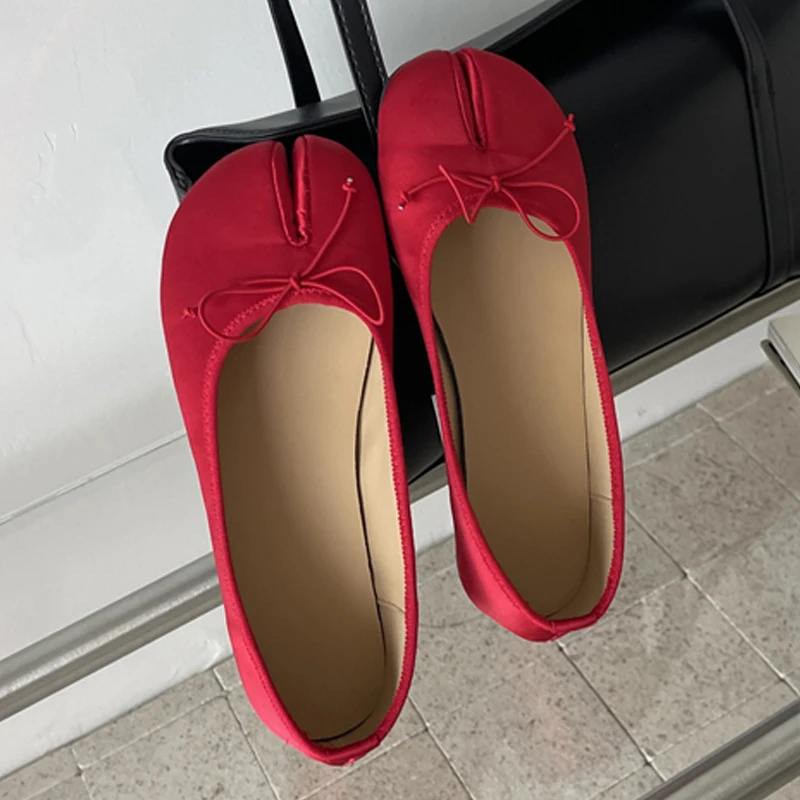 Eilyken Cosy Soft Satin Split Clip Toe Flats Heels Woman Sandals High Quality Butterfly-kont Daily Dress Casual Shoes
Eilyken Cosy Soft Satin Split Clip Toe Flats Heels Woman Sandals High Quality Butterfly-kont Daily Dress Casual Shoes